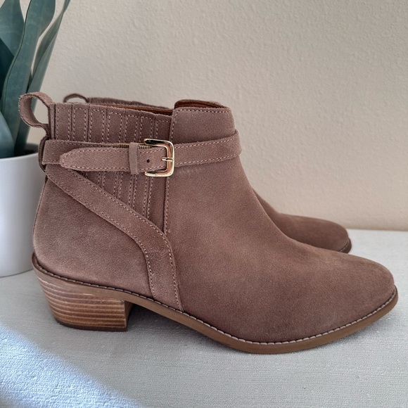 H&M Taupe Suede Stretch Ankle Gold Strap Ankle Booties Women’s EU41 US9.5 India - Picture 3 of 12